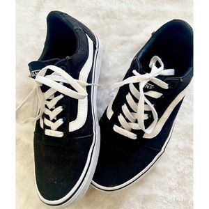 Women’s Old Skool black Vans
